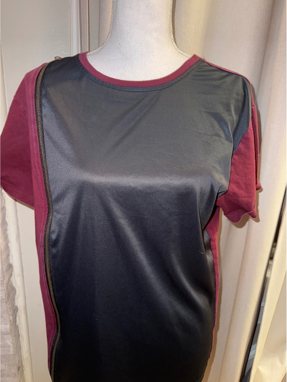 Akademiks Y2K Burgundy Black Zip Front Top – XL